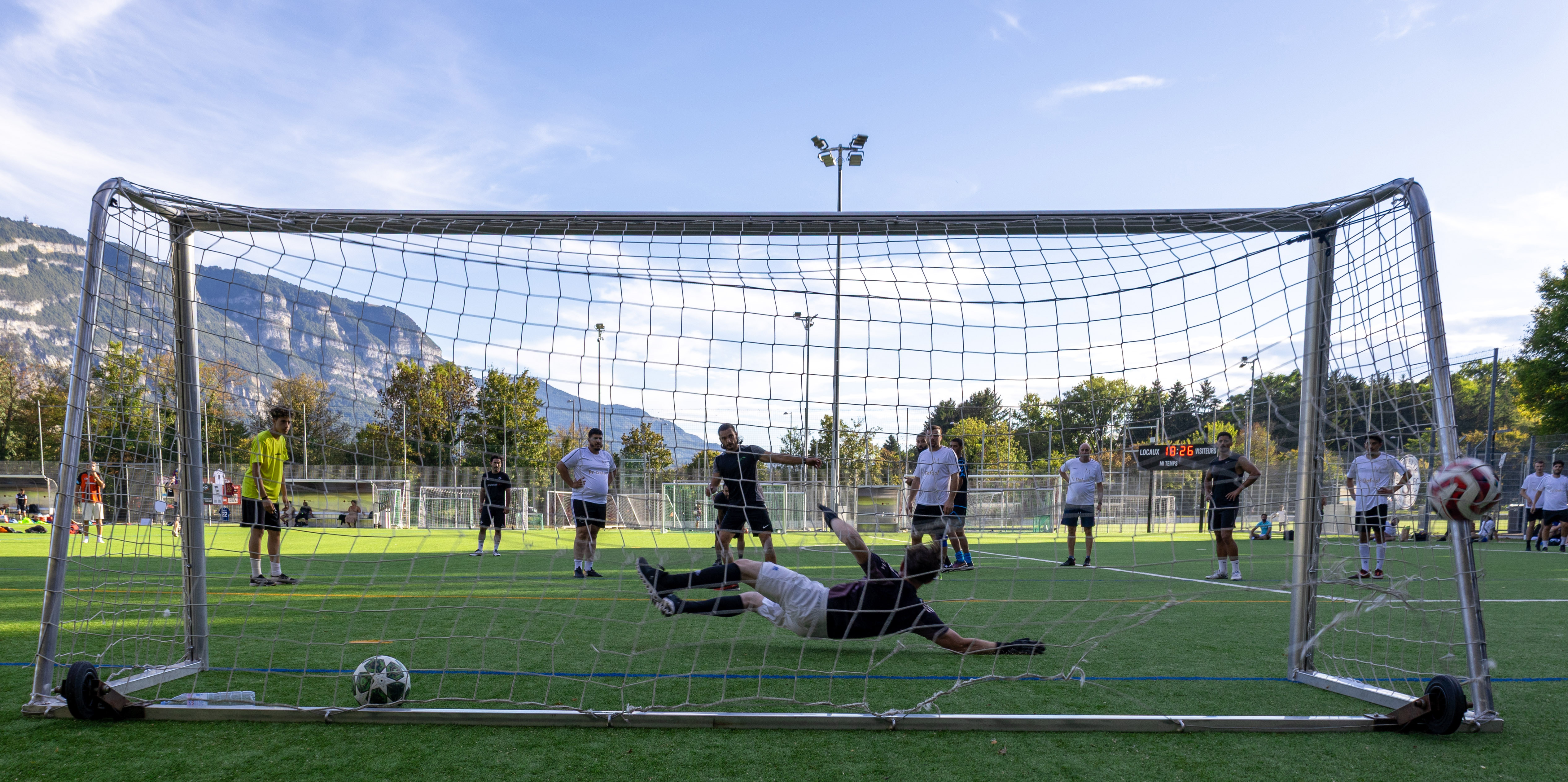 FuzeFoot — book amateur football matches in Geneva